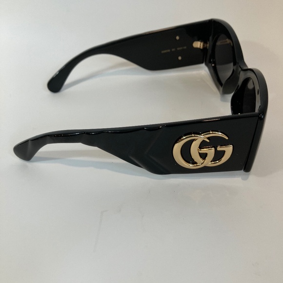 Authentic Gucci GG0810S 001 Ladies Sunglasses main image 3